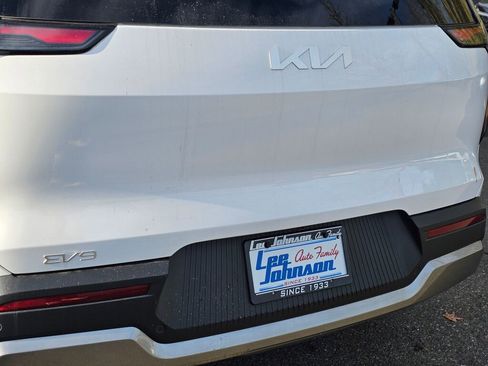 New 2026 Kia EV9 Wind image 27
