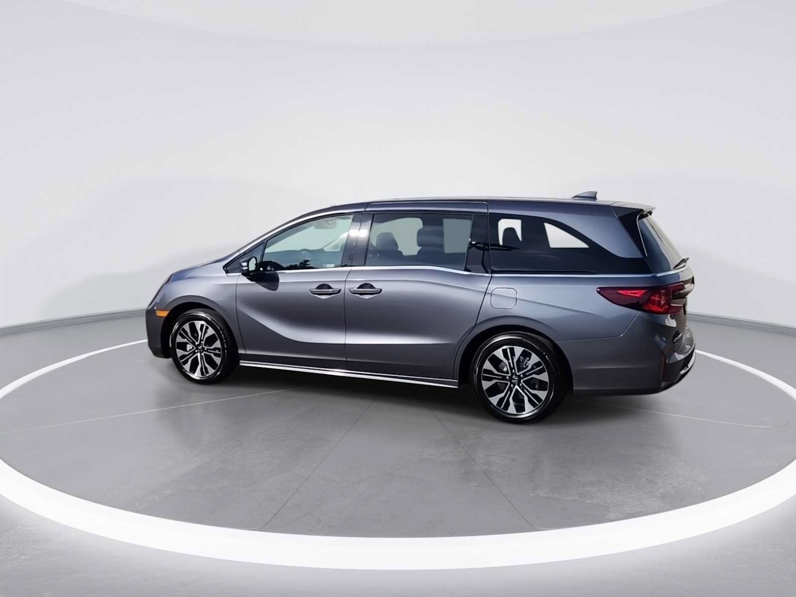 Used 2026 Honda Odyssey Elite image 6