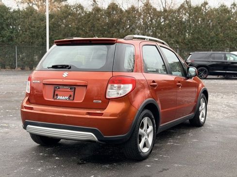Used 2009 Suzuki SX4 AWD Hatchback w/ Touring Pkg image 3