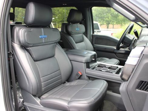 New 2026 Ford F250 Platinum AWD/4WD image 9