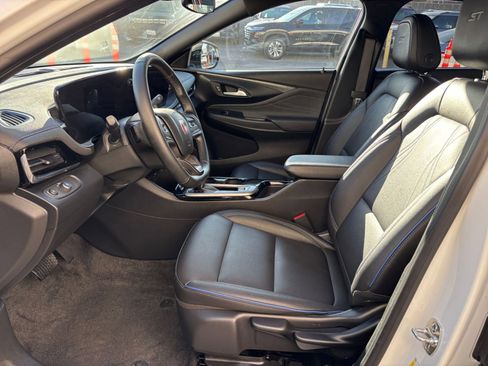 Used 2025 Buick Envista Sport Touring image 27