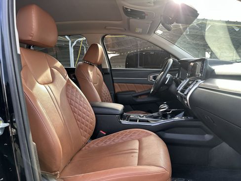 Certified 2023 Kia Sorento SX Prestige AWD/4WD image 24