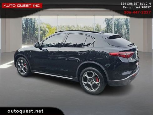 Used 2023 Alfa Romeo Stelvio Ti AWD/4WD image 7