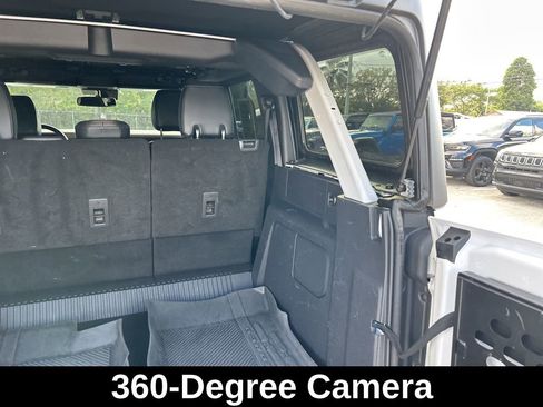 Used 2023 Ford Bronco Wildtrak image 32