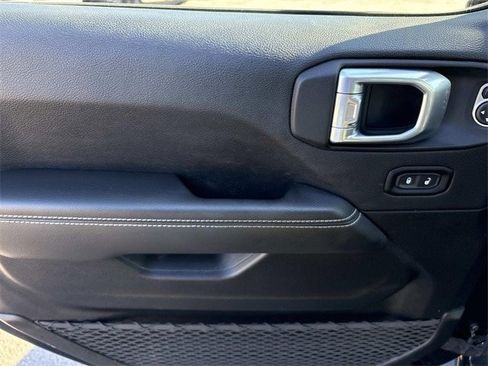 Used 2021 Jeep Gladiator Overland w/ Popular Equipment Package image 23