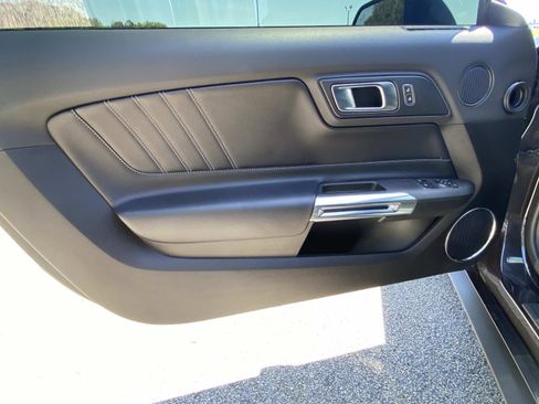 Used 2022 Ford Mustang GT Premium w/ Black Accent Package RWD image 19