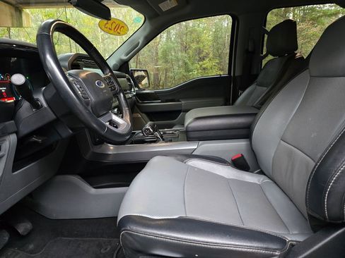 Used 2023 Ford F150 Lariat w/ Trailer Tow Package image 37