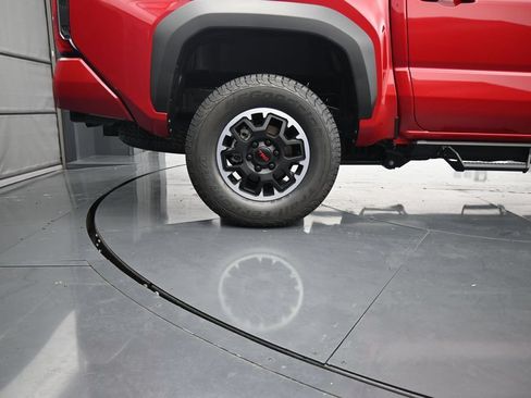 Used 2026 Toyota Tacoma TRD Off-Road AWD/4WD image 10