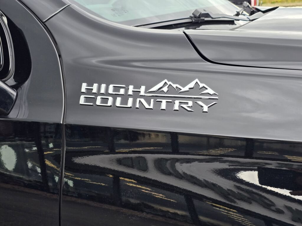 Used 2023 Chevrolet Tahoe High Country AWD/4WD image 10