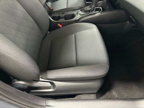 Used 2025 Toyota Corolla LE image 57