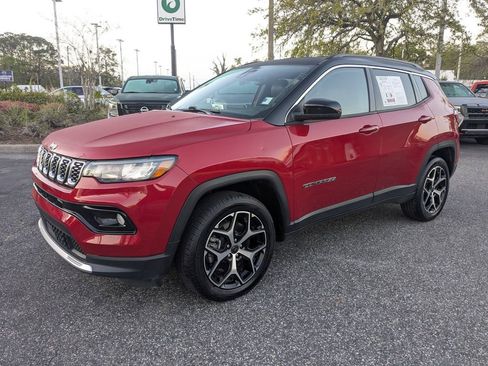 Used 2025 Jeep Compass Limited AWD/4WD image 8