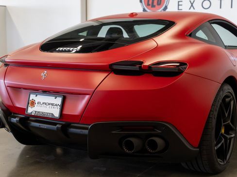 Used 2024 Ferrari Roma image 10