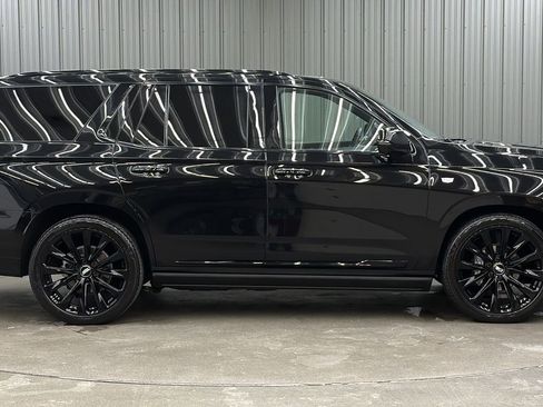 Used 2025 Cadillac Escalade Sport Platinum w/ LPO, ONYX Package image 6