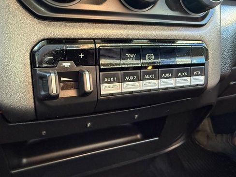 Used 2020 RAM 5500 Tradesman image 12