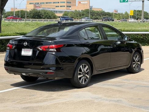 Used 2025 Nissan Versa SV FWD image 4