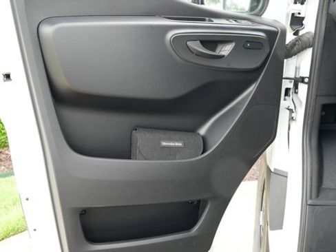 Used 2025 Mercedes-Benz Sprinter 2500 image 45