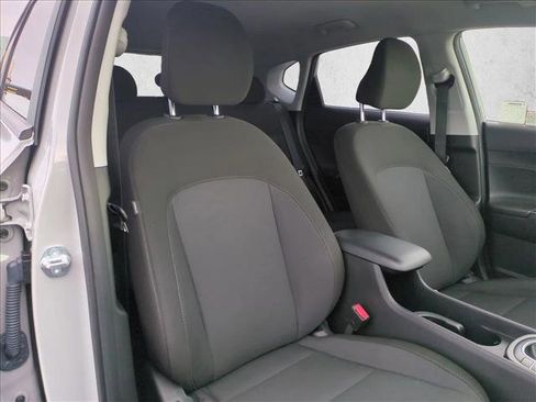 Used 2025 Hyundai Kona SE image 19