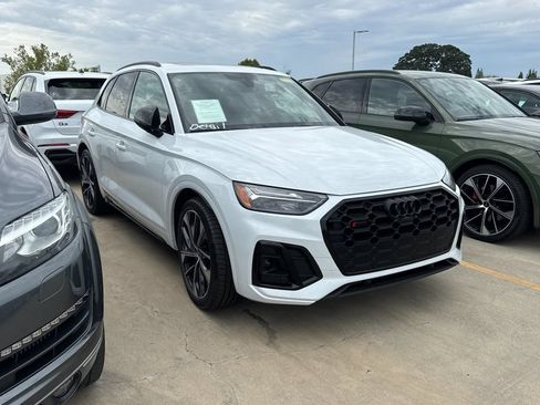 Used 2024 Audi SQ5 Premium Plus w/ Premium Plus Package AWD/4WD image 2