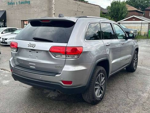 Used 2019 Jeep Grand Cherokee Laredo w/ 18" Wheel & 8.4" Radio Group AWD/4WD image 6
