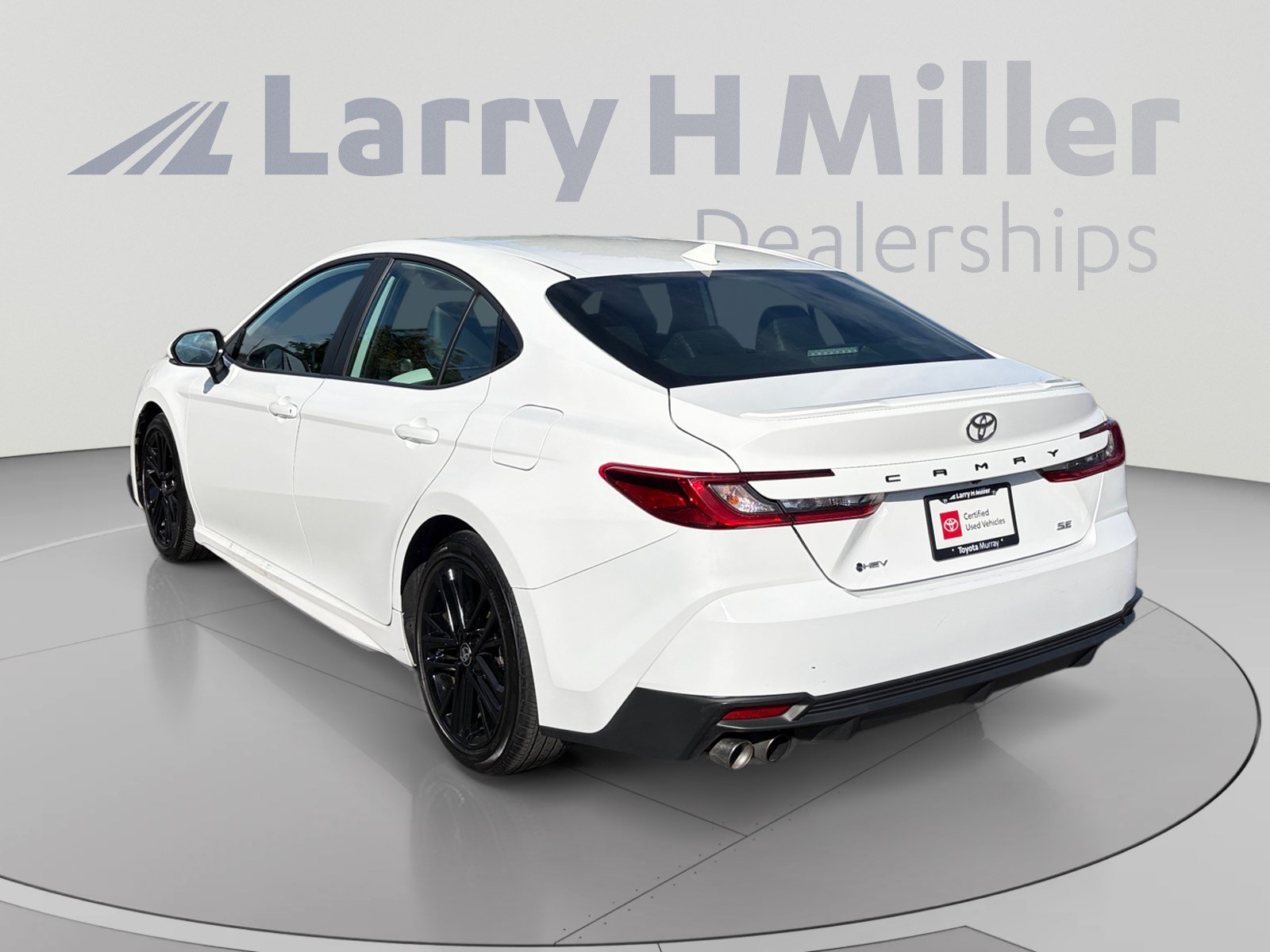 Certified 2025 Toyota Camry SE FWD image 3