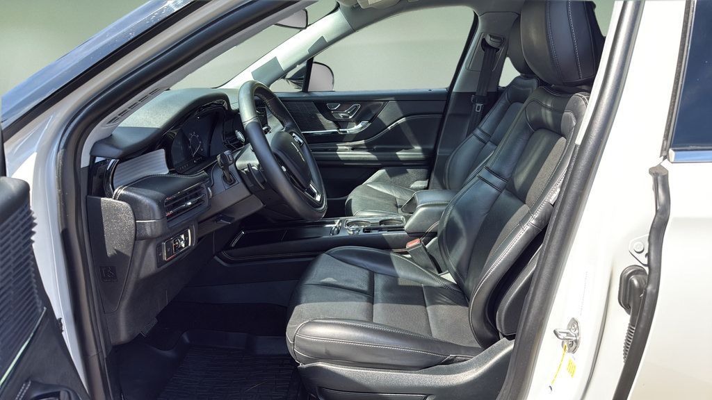 Used 2020 Lincoln Corsair AWD w/ Premium Package image 12
