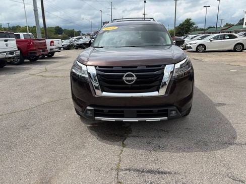 Used 2022 Nissan Pathfinder SL AWD/4WD image 2