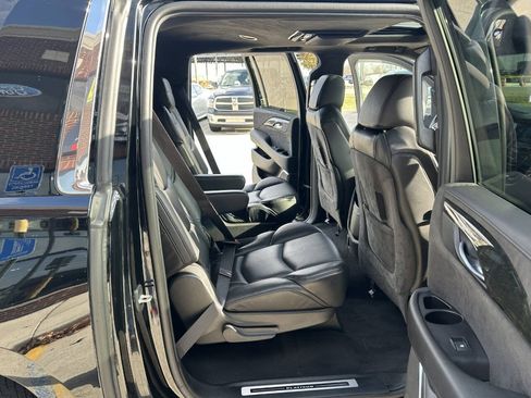 Used 2020 Cadillac Escalade ESV Platinum image 37