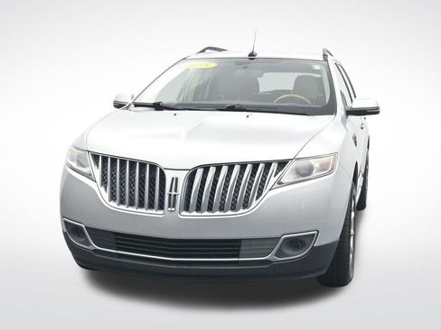 Used 2015 Lincoln MKX FWD w/ Equipment Group 101A image 2