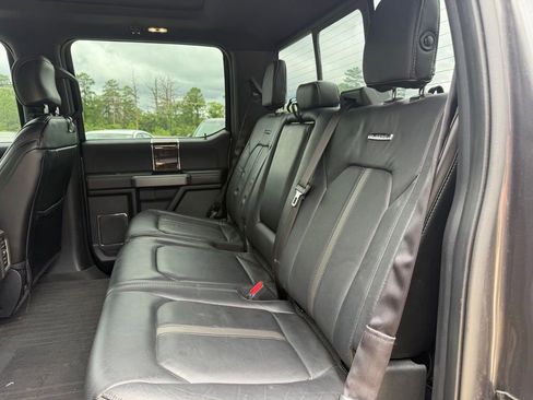 Used 2015 Ford F150 Platinum w/ Equipment Group 701A Luxury AWD/4WD image 9