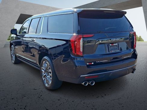 Used 2023 GMC Yukon XL Denali Ultimate AWD/4WD image 4