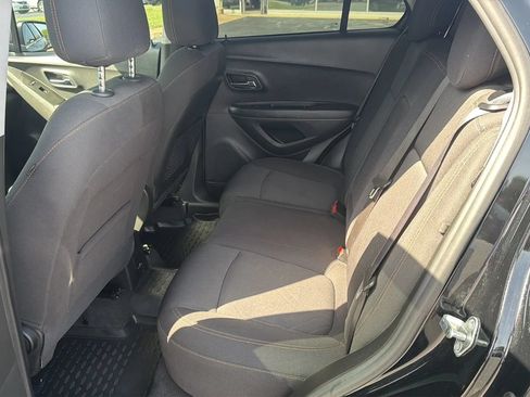 Used 2020 Chevrolet Trax LT FWD image 10