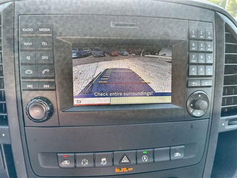 Used 2017 Mercedes-Benz Metris Passenger image 27