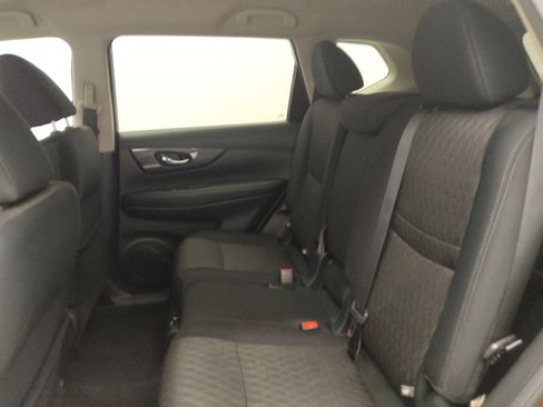 Used 2020 Nissan Rogue SV w/ Premium Package FWD image 18