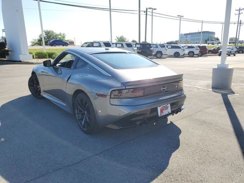 Used 2025 Nissan Z Performance w/ Floor Mat Package RWD image 3