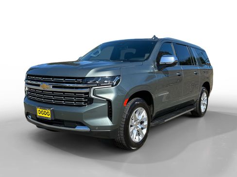 Used 2023 Chevrolet Suburban Premier image 1