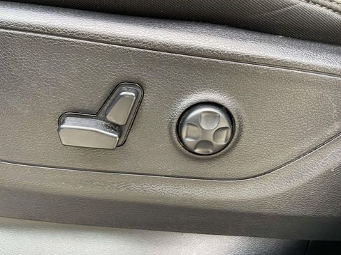 Used 2020 RAM 1500 Big Horn AWD/4WD image 16
