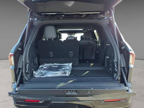 New 2025 Lincoln Navigator Reserve w/ Jet Appearance Package image 8