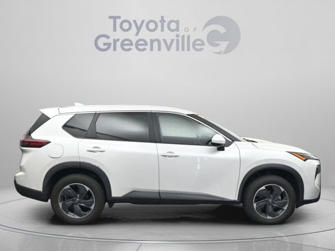 Used 2025 Nissan Rogue SV FWD image 16