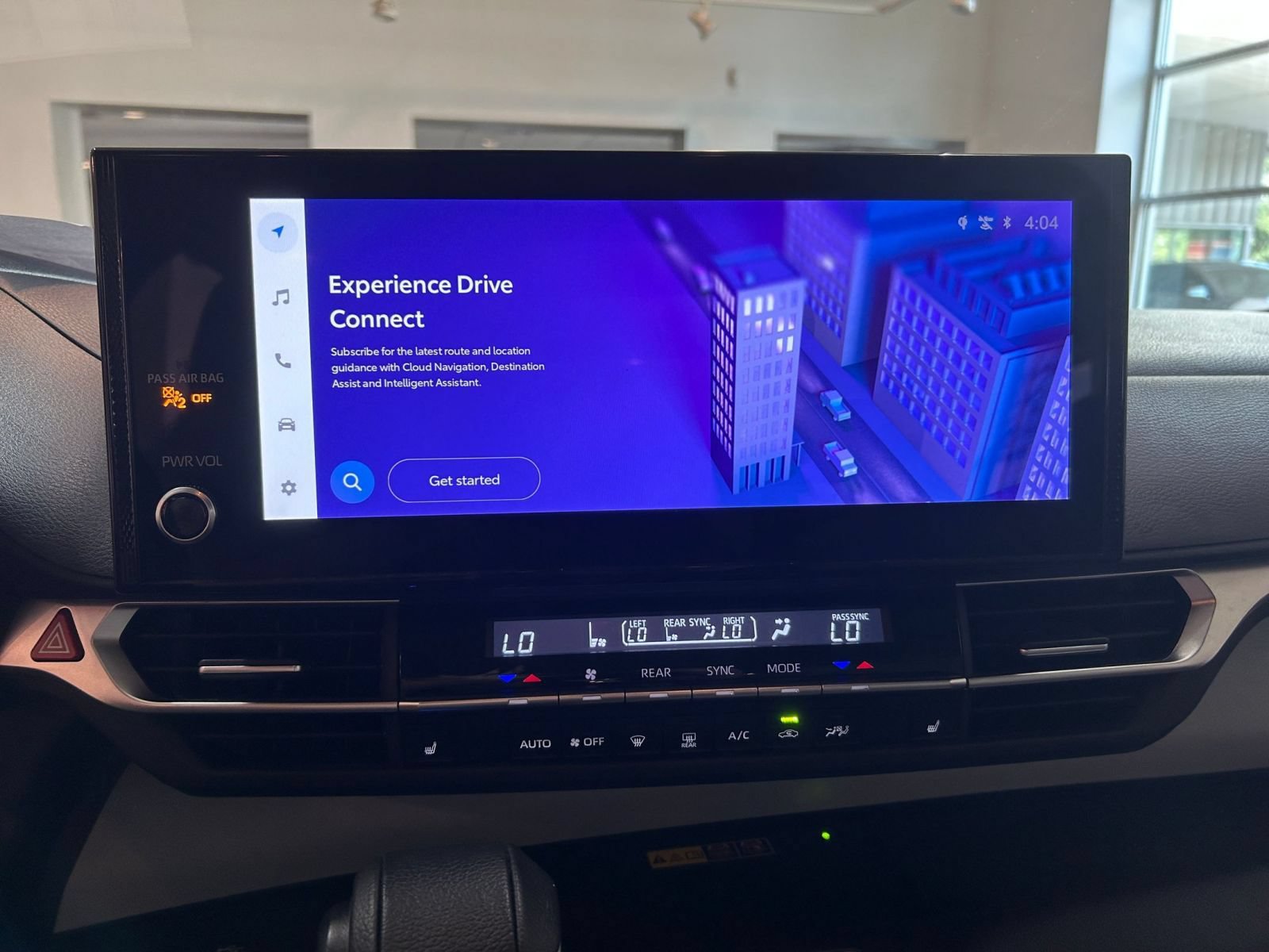 Used 2025 Toyota Sienna XLE FWD image 19