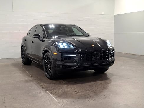 New 2026 Porsche Cayenne Coupe image 9