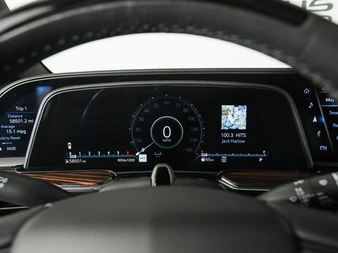 Used 2023 Cadillac Escalade Premium Luxury AWD/4WD image 11