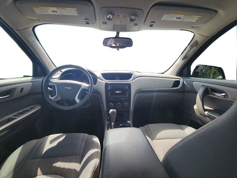 Used 2017 Chevrolet Traverse LT image 14