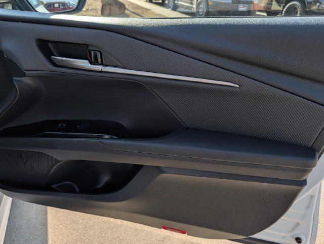 Used 2025 Toyota Camry SE FWD image 32
