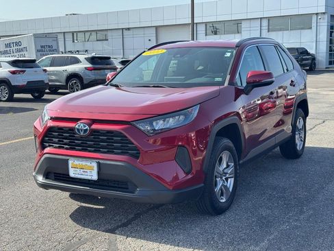 Used 2022 Toyota RAV4 LE AWD/4WD image 8