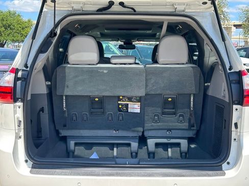 Used 2019 Toyota Sienna XLE Premium image 14