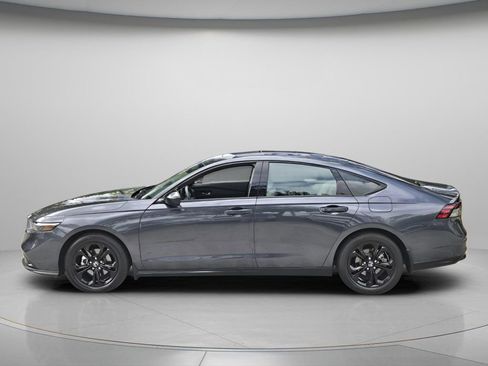 Used 2025 Honda Accord SE image 4