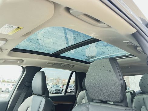 Certified 2023 Volvo XC90 B5 Plus w/ Protection Package Premier image 23
