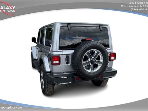 Used 2021 Jeep Wrangler Unlimited Sahara w/ Cold Weather Group AWD/4WD image 7