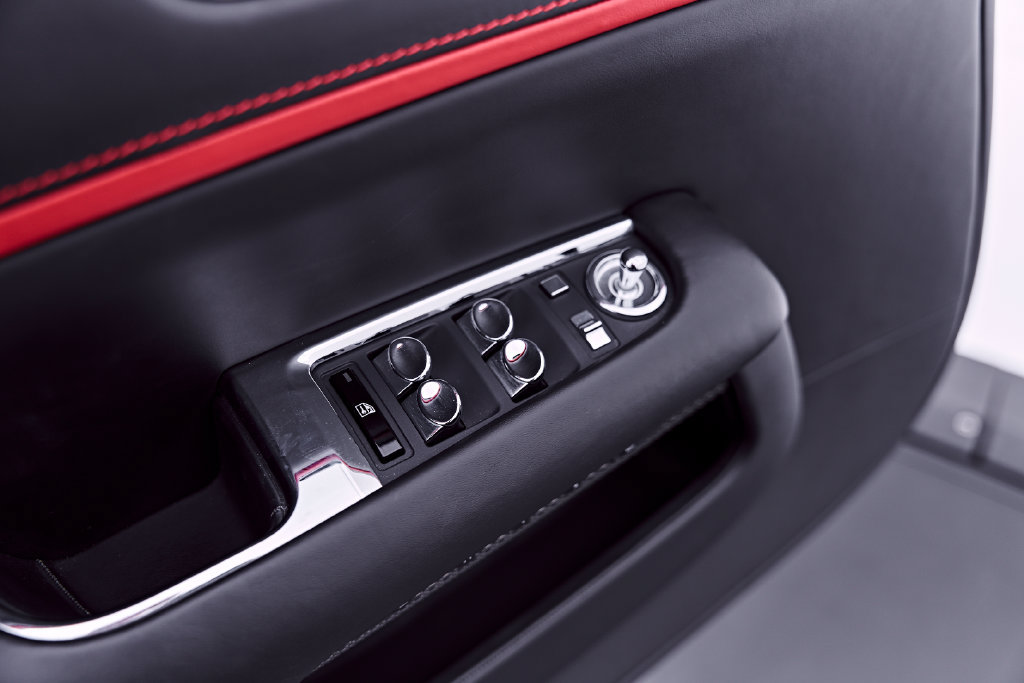 Used 2020 Rolls-Royce Dawn RWD image 50