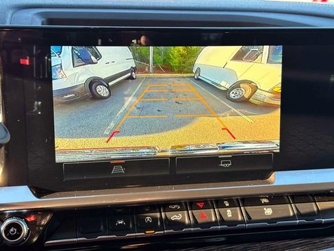 Used 2024 GMC Sierra 1500 SLE image 19